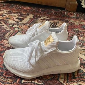 Adidas cloudfoam women’s sneakers